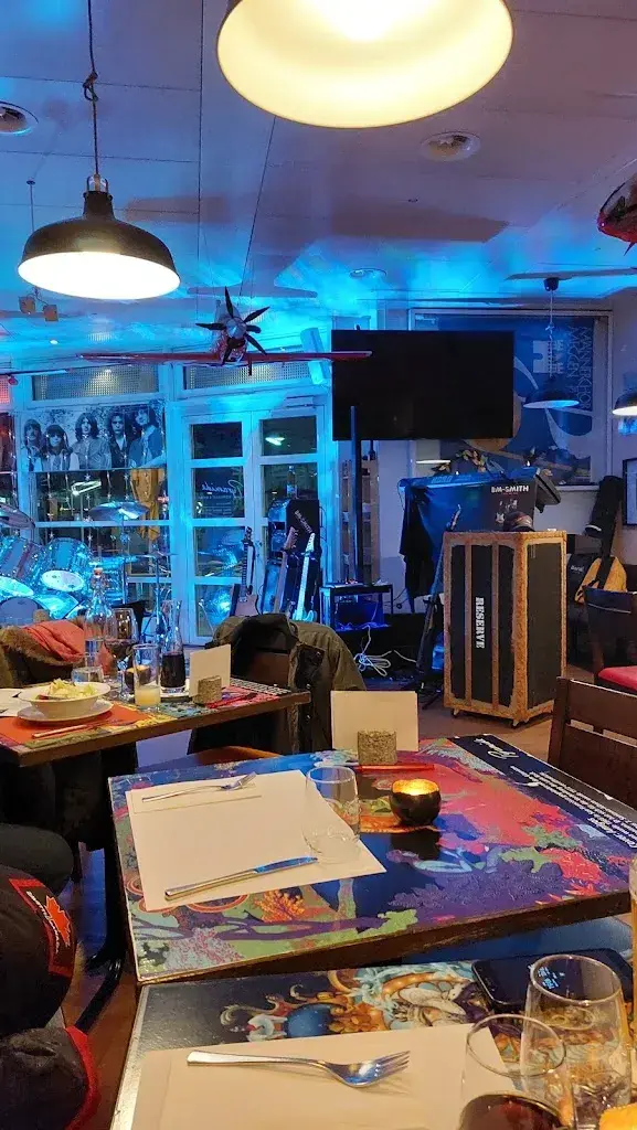 Ruxandra_Pyramide_Meggen_review