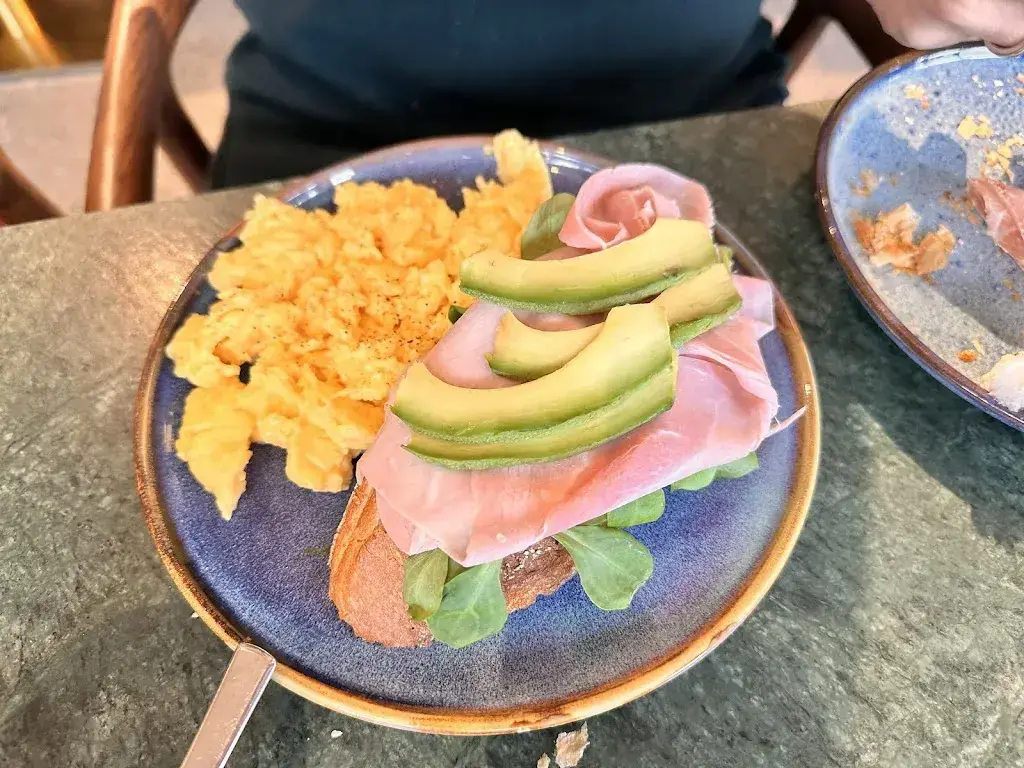 Daisy Matarazzo_Oliv Restaurant & Bar_Bern_review