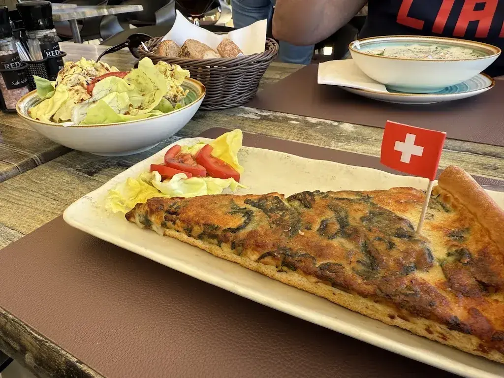 Sara McCoy_Nostalgie Bar_Vitznau_avis