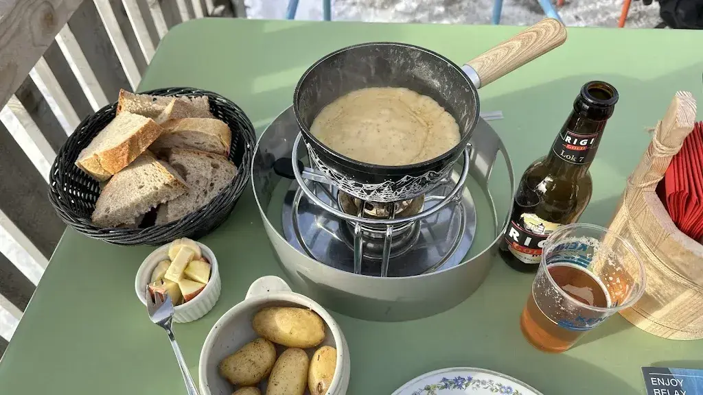 Amir Kazemi_Gratalp Stübli_Rigi Kaltbad_avis