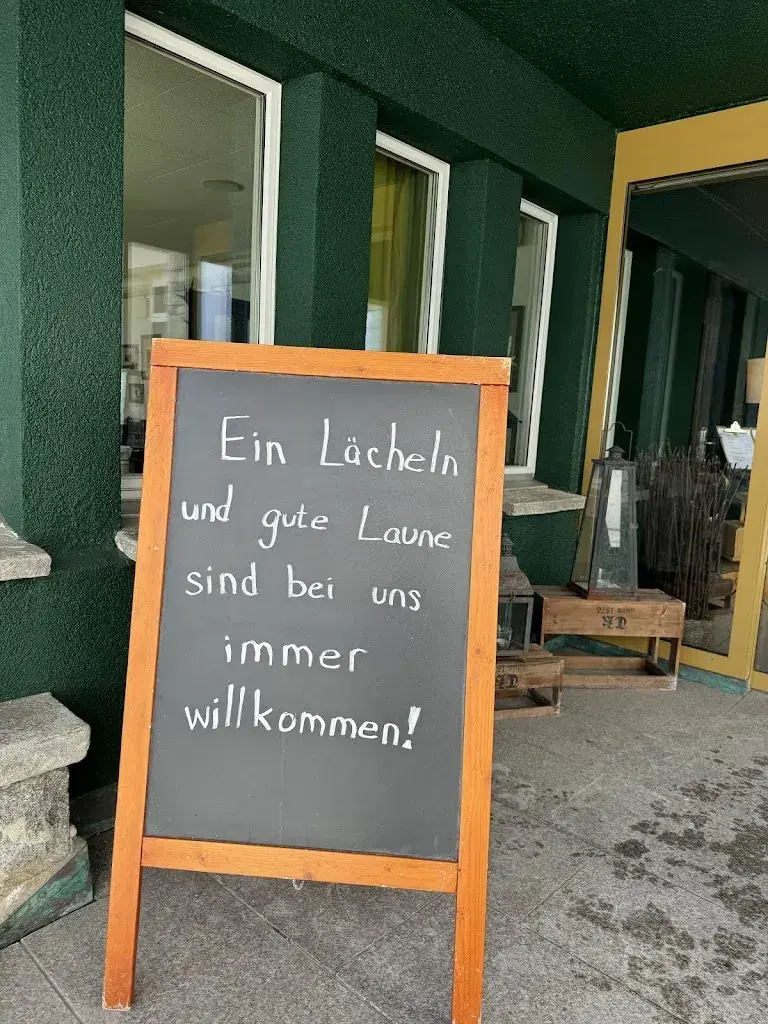 Sandara Grey_Restaurant Lok 7_Rigi Staffel_avis