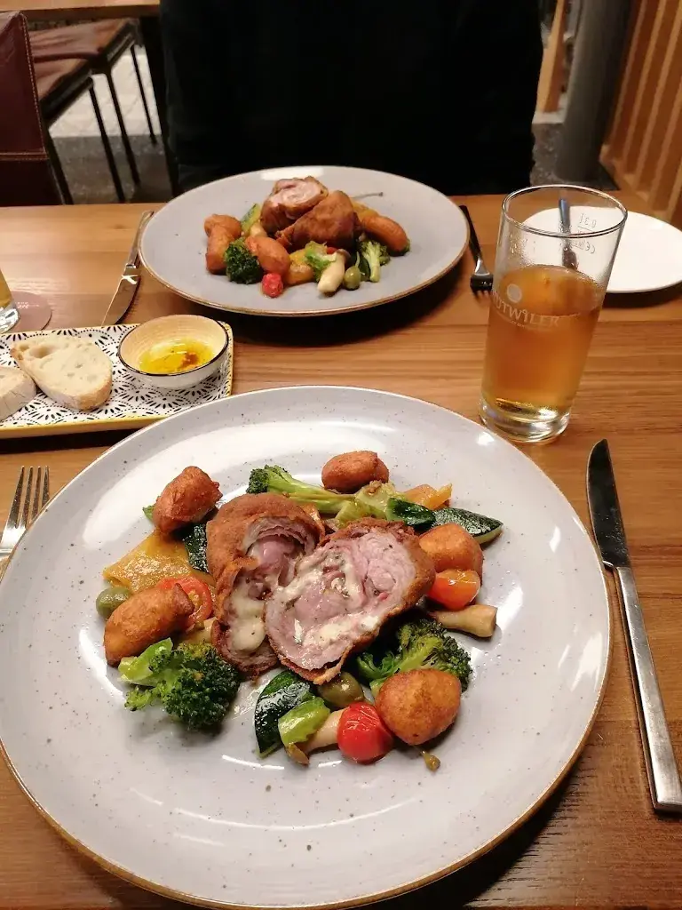 Anina Weber_die rickenbacher DORF-WIRTSCHAFT_Rickenbach_review