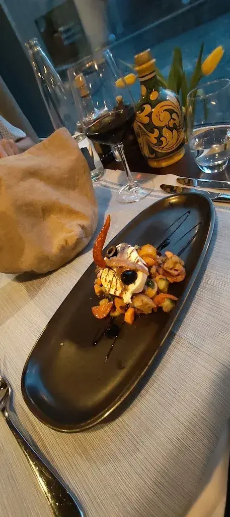 Jaroslava Mocova_Restorante Angolo d'italia_Büron_avis