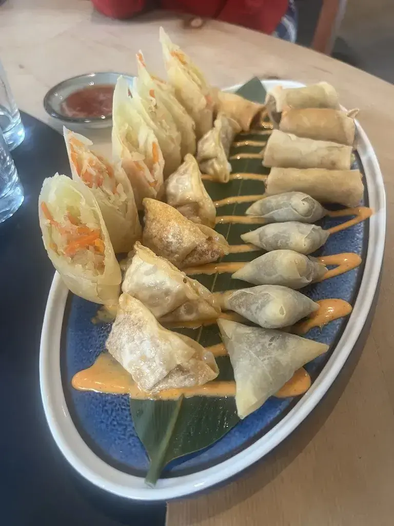 FHN_Moshi Moshi Asia_Büron_avis