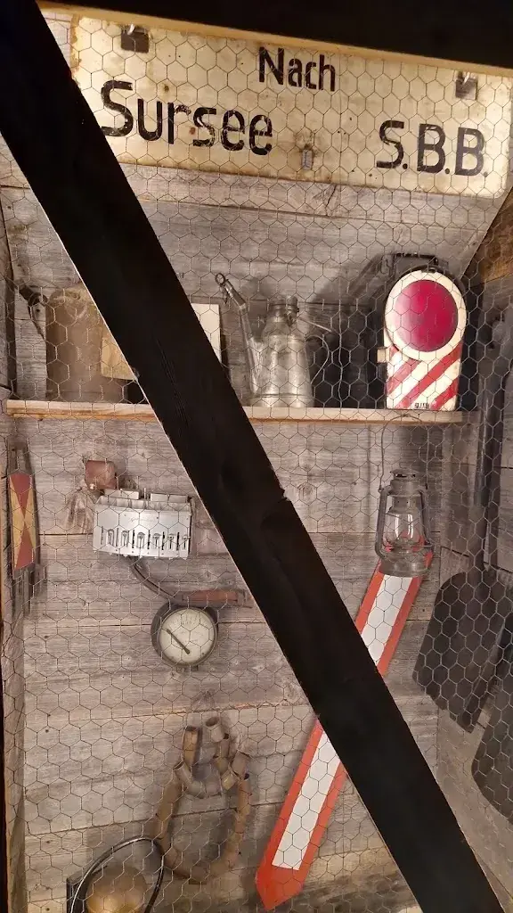 RONALD PFISTER_Bahnhöfli_Sursee_avis