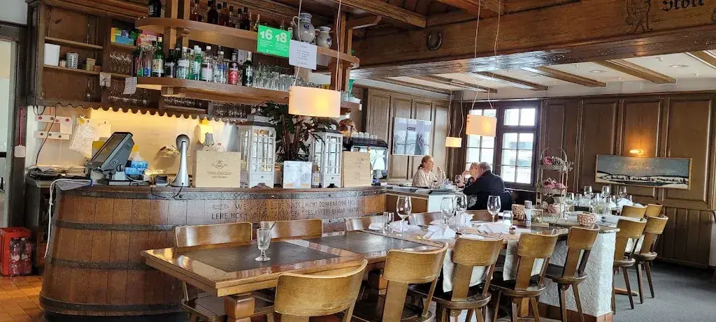 Gusset Iris_Zum Mostkrug_St. Erhard_avis