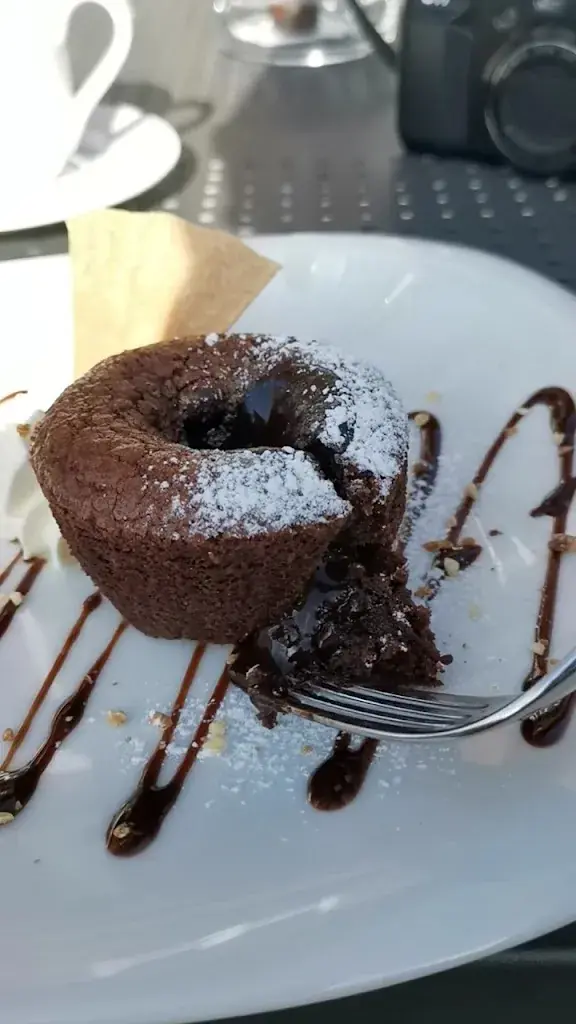 tom waugh_Wirtschaft Zur Schlacht_Sempach_review