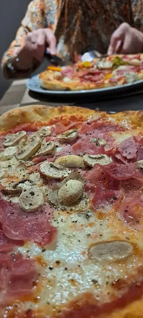 Daniela Kneubühler_Restaurant Panorama-Schlierbach GmbH_Schlierbach_avis