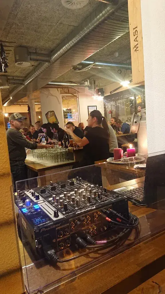 Daniel Lustenberger_Phils Bistro Bar, Menznau_Menznau_review