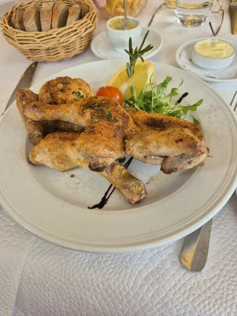 Shilvy Tanzajaya_Brasserie Bärengraben_Bern_avis