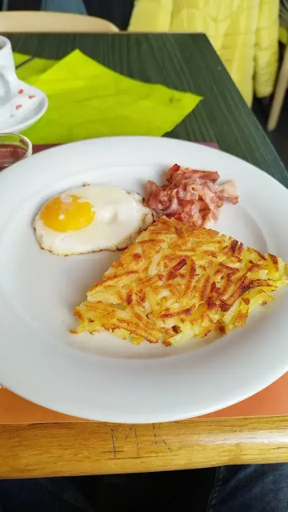 Alexander G_Cafe Restaurant Chratz_Dagmersellen_review