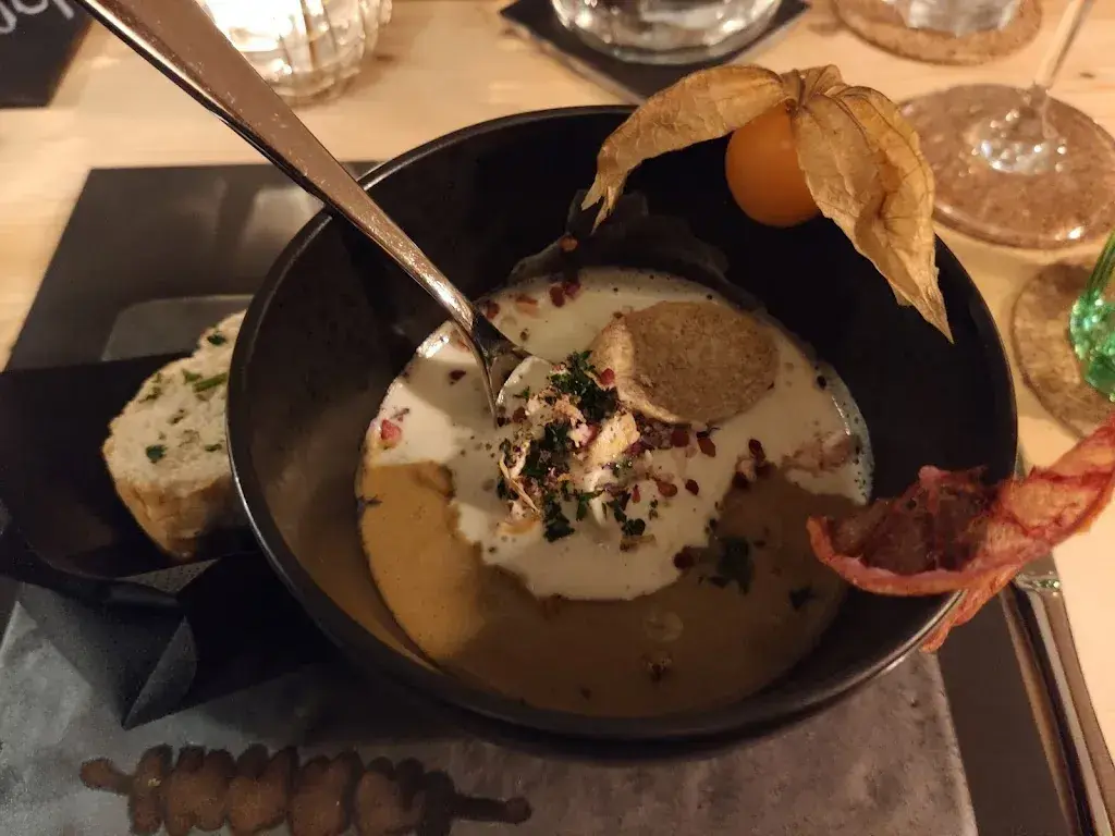 Christian W_Restaurant Hölzig Alvier_Buchs_review