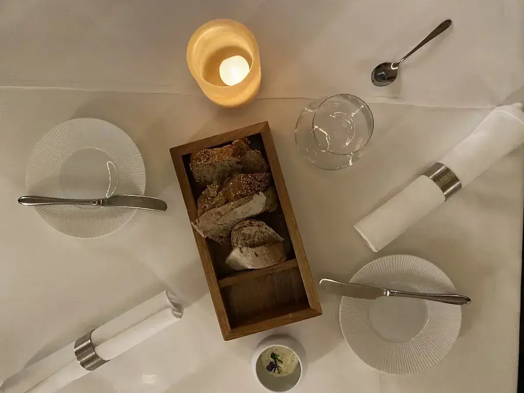 Yasmine Ying Ju Chen_Wein & Sein_Bern_recensione