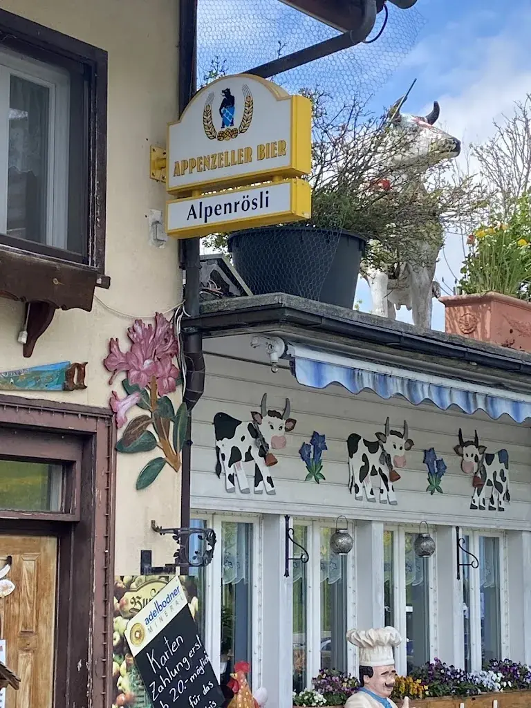 Urs Steiner_Alpenrösli_Pfäffikon_reseña