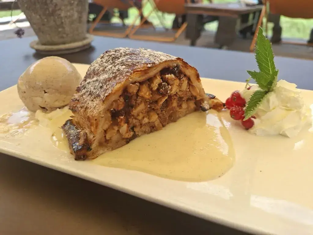 Tracey-Lee Sinclair-Johnstone_Bergrestaurant Blatten_Zermatt_review