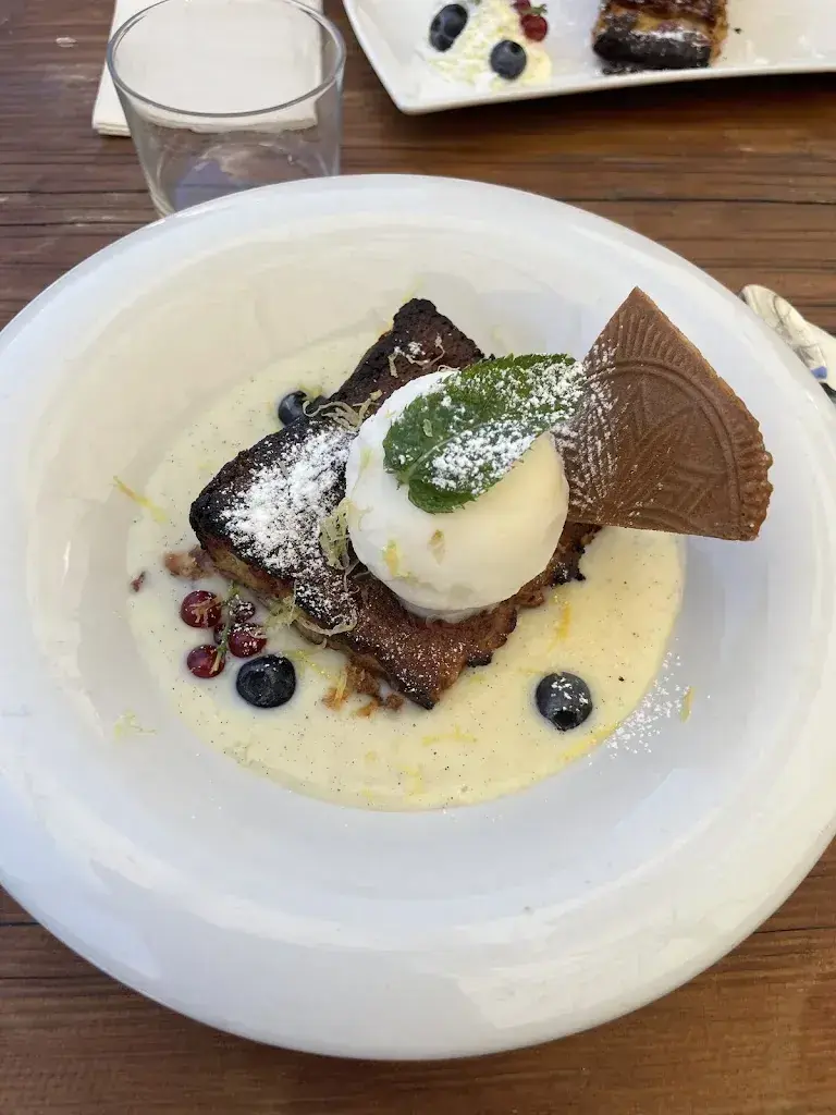 Stephanie Aquin (Lovely Colibri)_Bergrestaurant Blatten_Zermatt_review