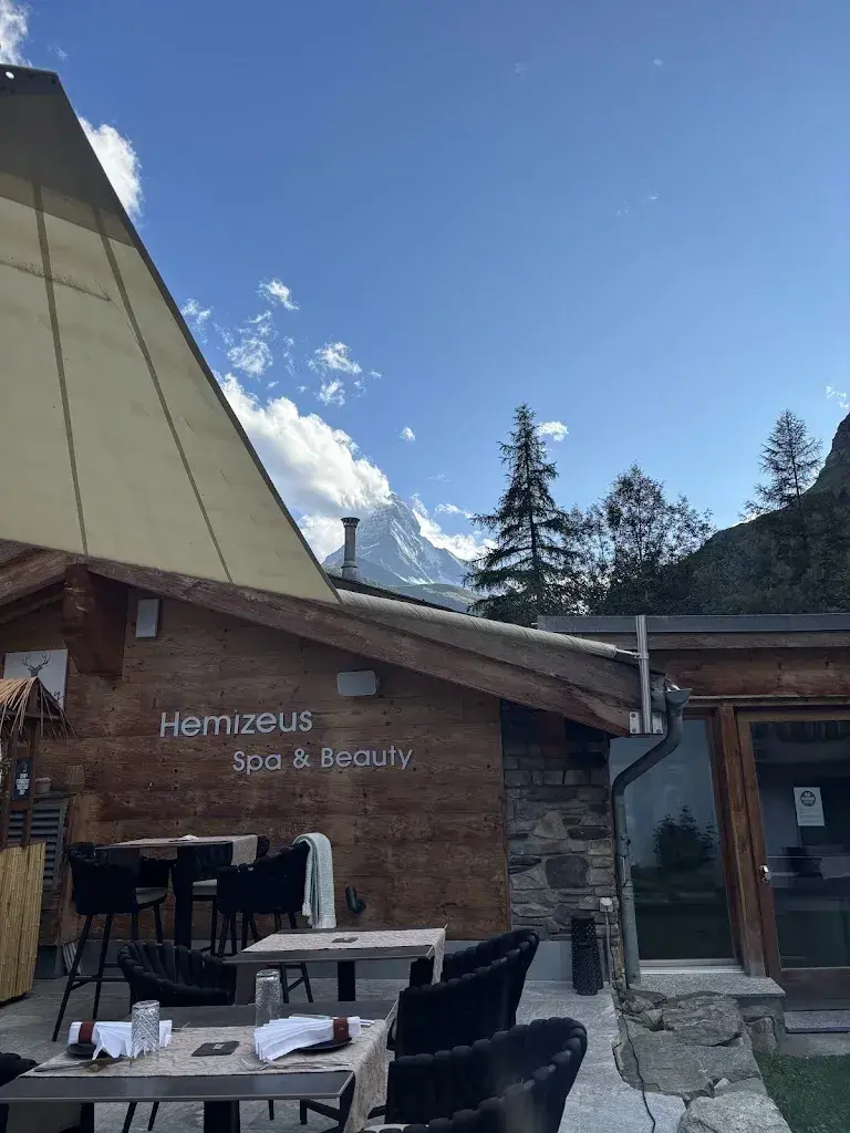 Yasmin Naderi_Restaurant Genepy_Zermatt_avis