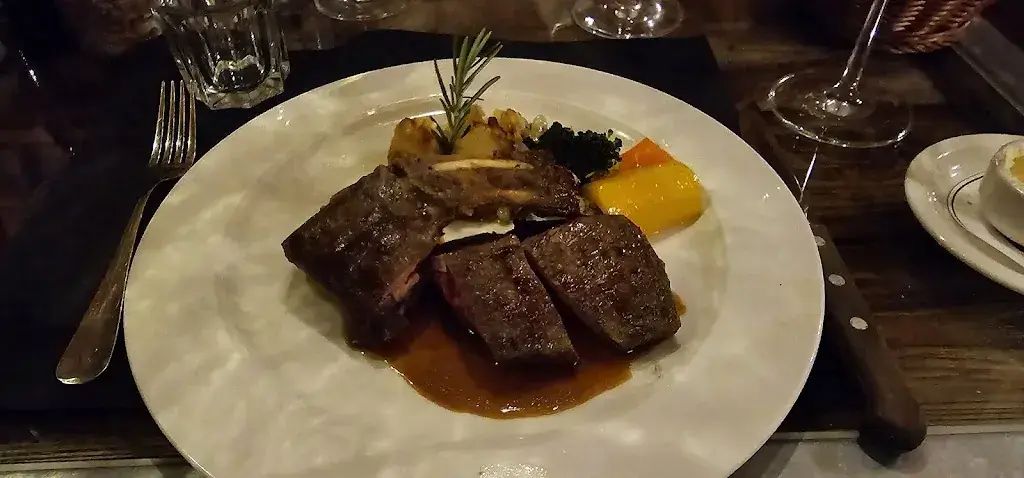 Shivani Hasija_Restaurant Schäferstube_Zermatt_avis