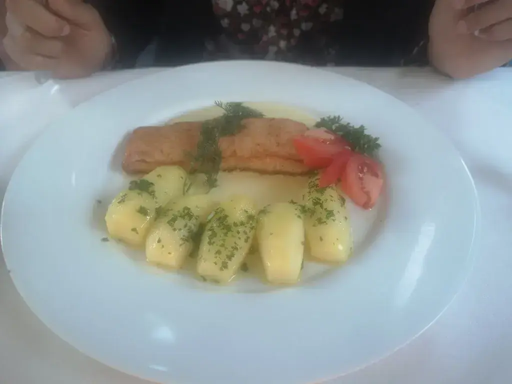 Francesco Xodo_Gasthaus Traube_Wartau_review