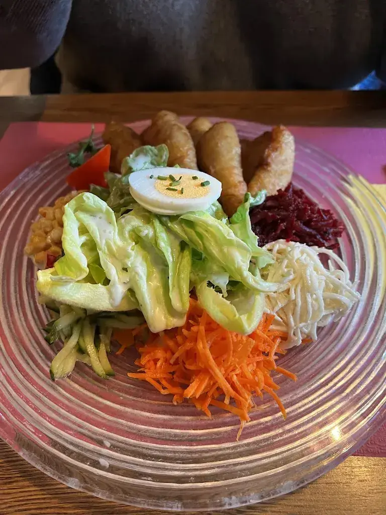 Dany Guguseli_Kreuz_Winikon_review