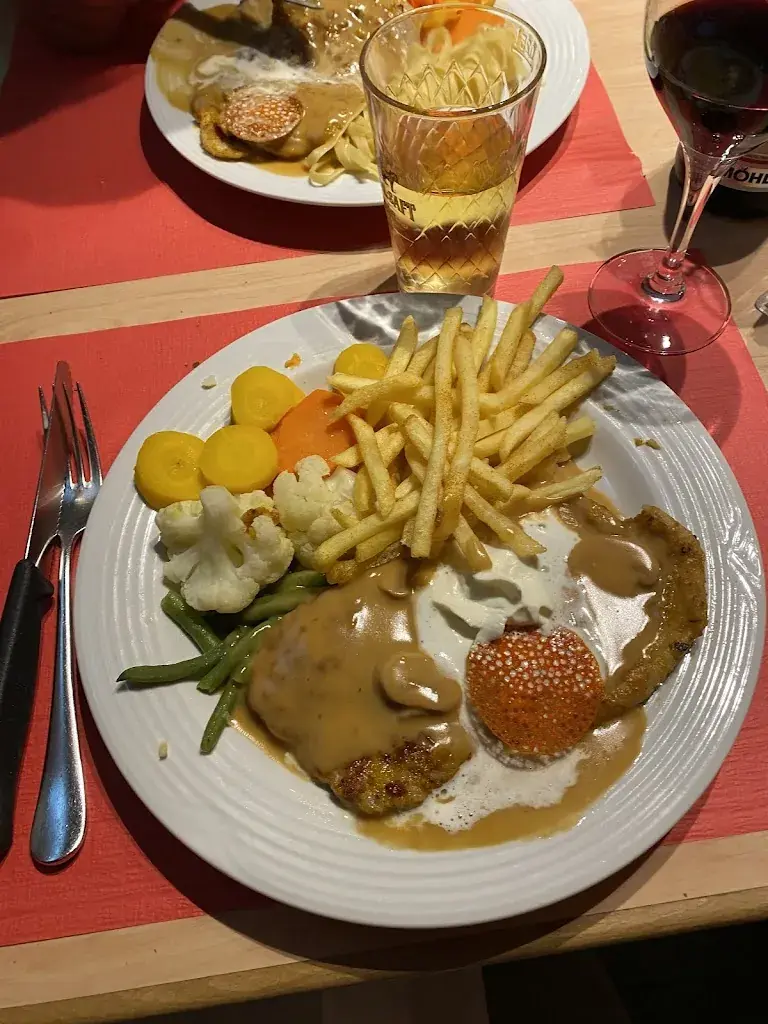 Silvio Haefeli_Gasthaus Hölloch_Muotathal_avis