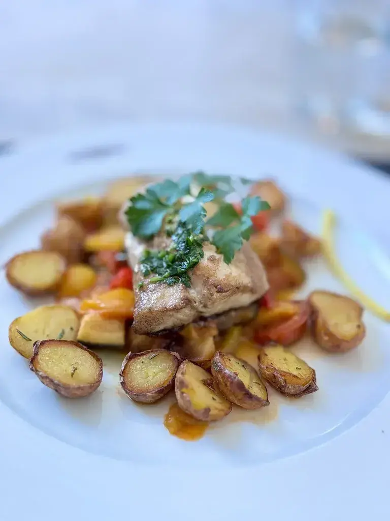 Justin Yak_Kirchenfeld_Bern_review