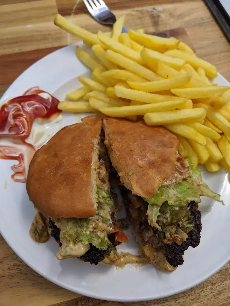 Menu_PistenBully Beiz Brunnerboden_Stoos_image_4