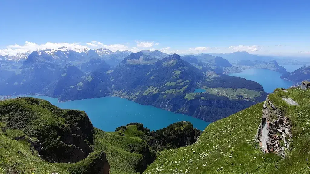 Christine Zahner_PistenBully Beiz Brunnerboden_Stoos_review