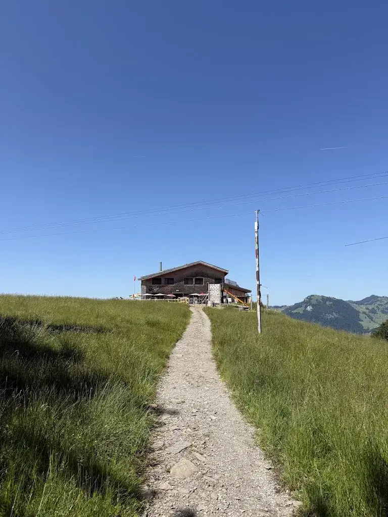 Tai Tewkesbury_Stoos Hüttä_Stoos_review