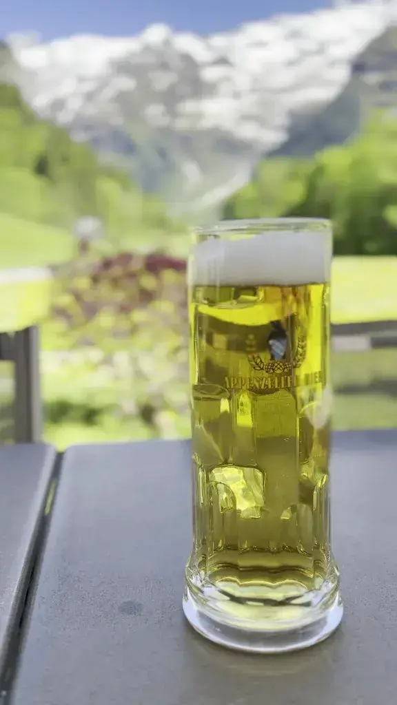 XIN “XINY” Y_Restaurant Wasserfall_Engelberg_avis