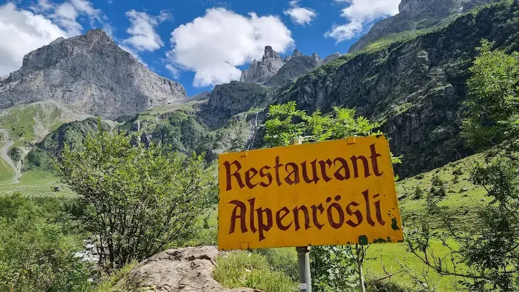 Creativ Medium - Multidisciplinary Design Studios_Alpenrösli_Engelberg_review