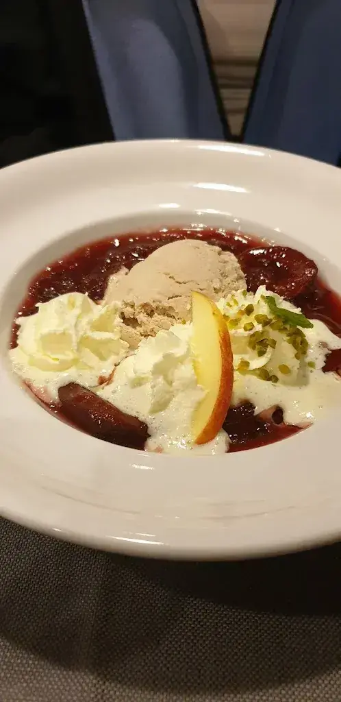 Michel Latch_Hotel Hahnenblick AG_Engelberg_review