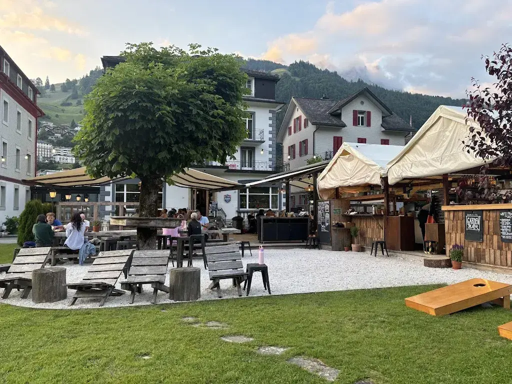 Naomi Sweeney_Ski Lodge Engelberg_Engelberg_review