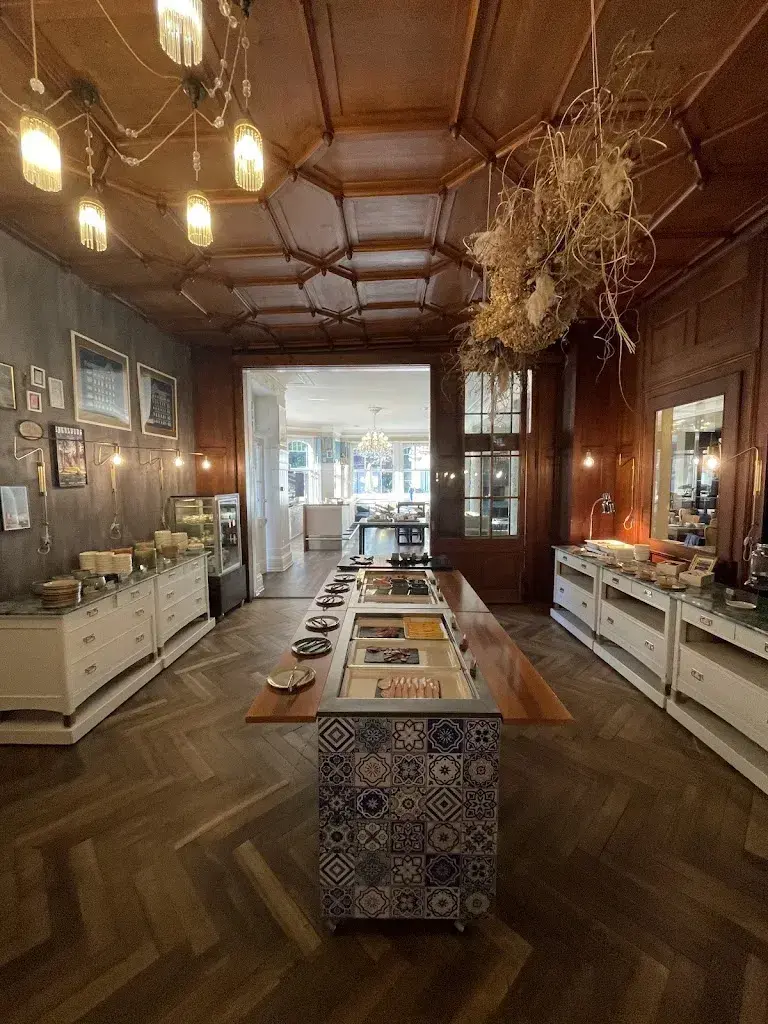 Jakob Mediaensky_Hotel Bellevue Terminus_Engelberg_avis