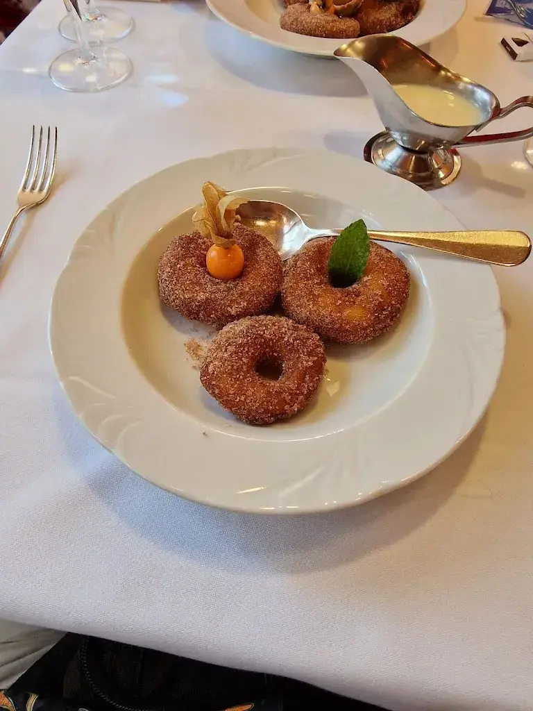 Menu_Hotel & Restaurant zum schwarzen Bären_Andermatt_image_5