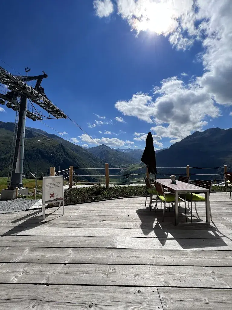 Su Aysha h._Matti_Andermatt_review