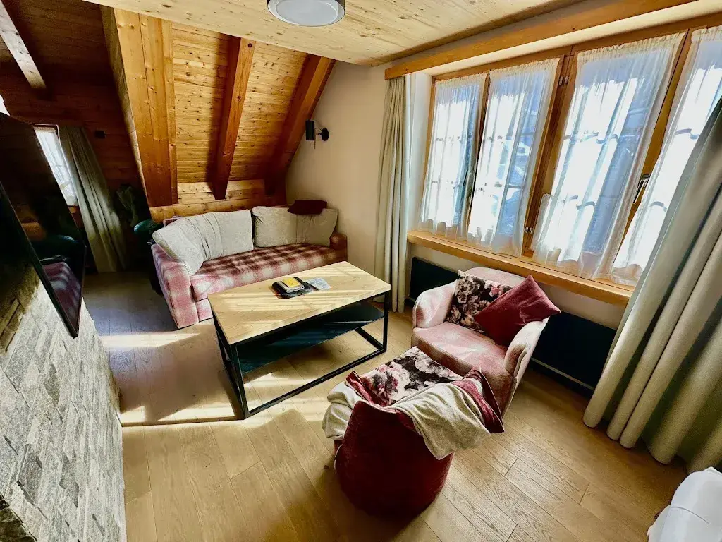 Tina A_Hotel Sonne_Andermatt_avis