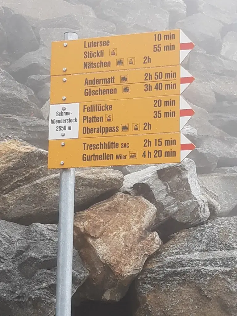 Menu_Aussichtsrestaurant Schneehüenerstock_Andermatt_immagine_4