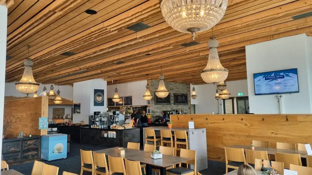 Paolo C_Aussichtsrestaurant Schneehüenerstock_Andermatt_recensione