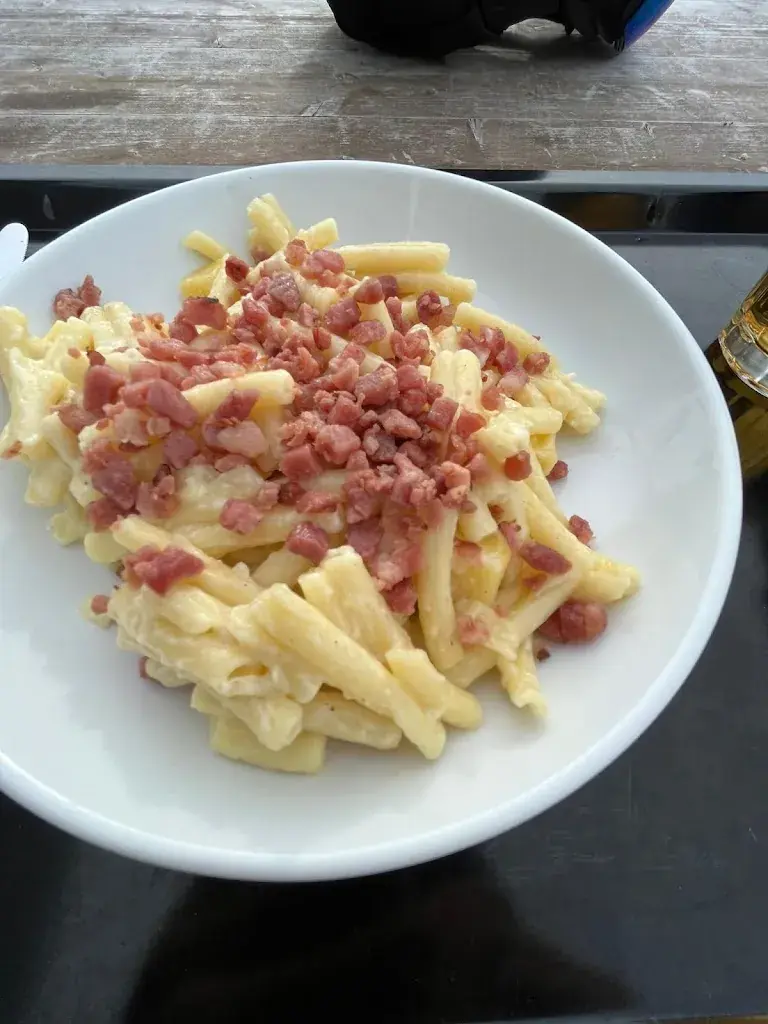 Armin W_Aussichtsrestaurant Schneehüenerstock_Andermatt_recensione