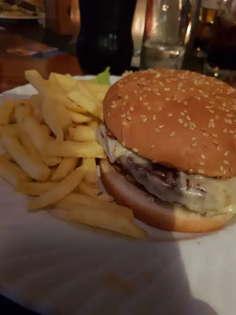 Albert Sjögren_Postillion Bar & Restaurant_Andermatt_avis