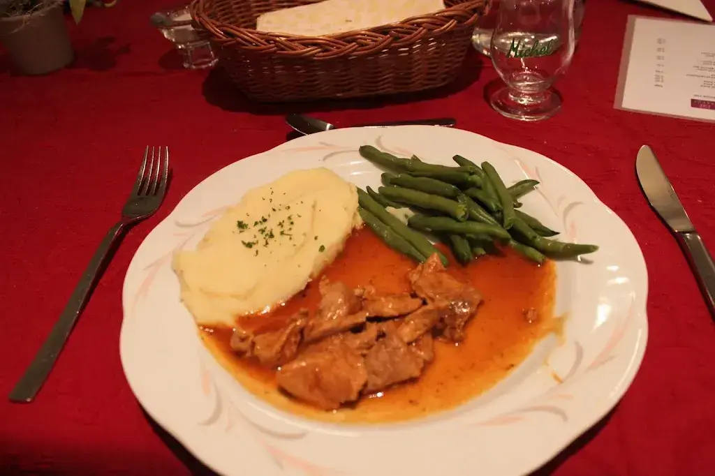 Dustin Southway_Gasthaus Skiklub_Andermatt_reseña