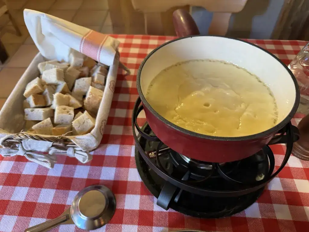 Andrew Morid_Fondue-Burg_Hospental_review