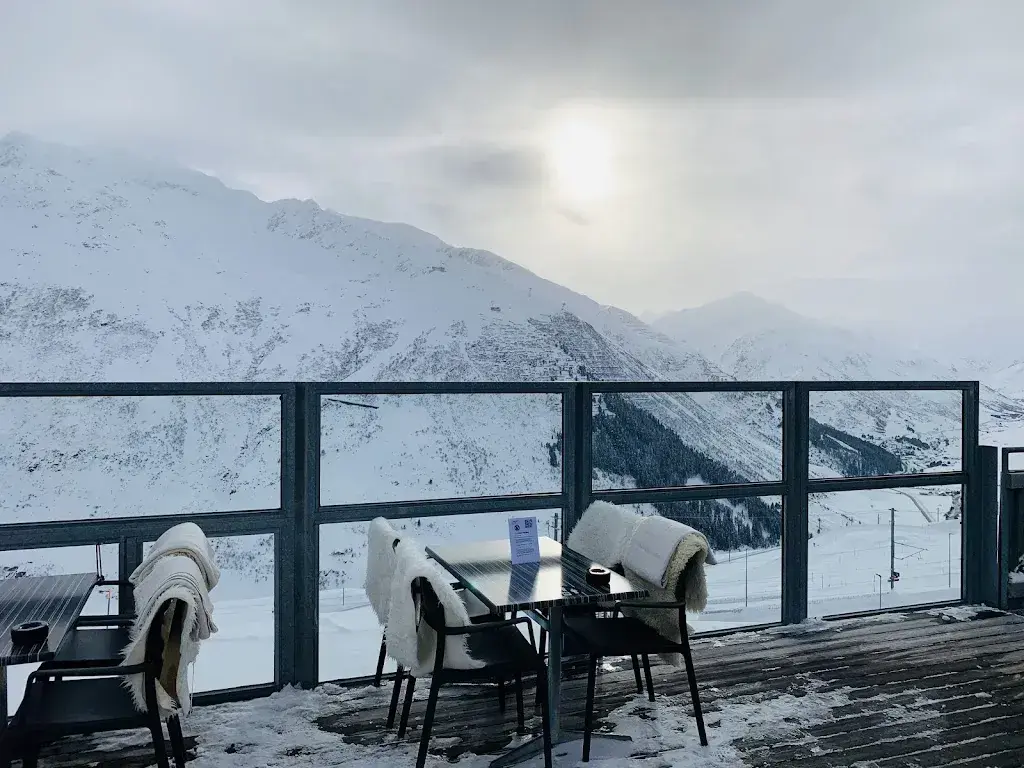 Anna Kaczmarek_Bergrestaurant NätschenArena_Andermatt_review