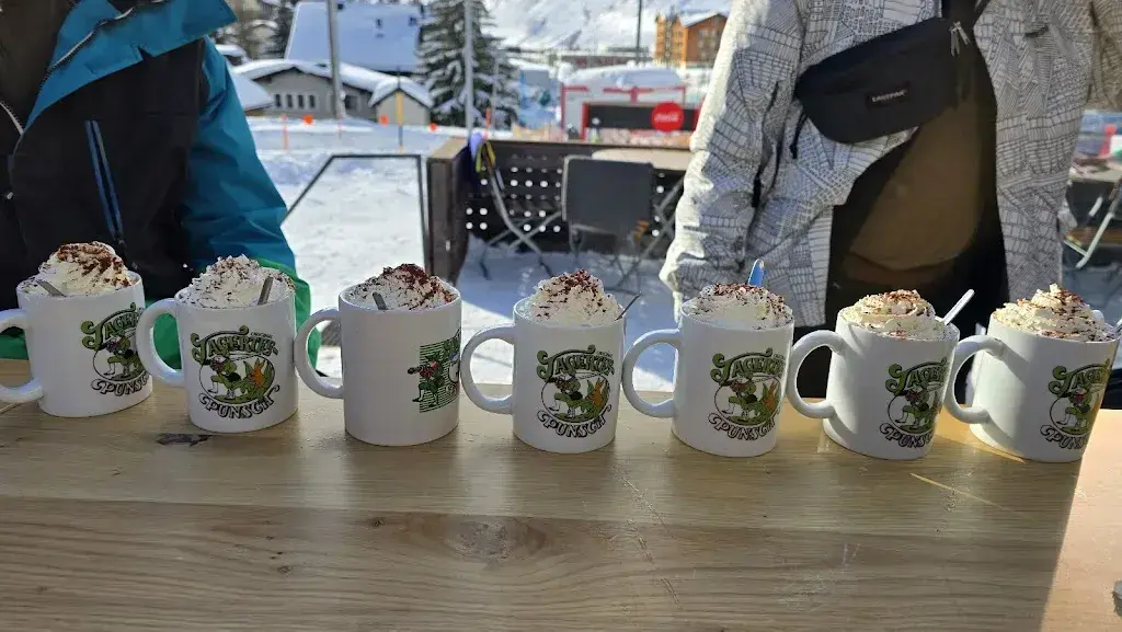 Matthias Klotzbach_Biber Bar_Andermatt_avis