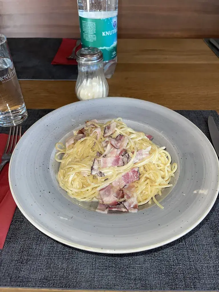 Nilton Almeida_Edelweiss Grillhouse und Restaurant_Flüelen_review