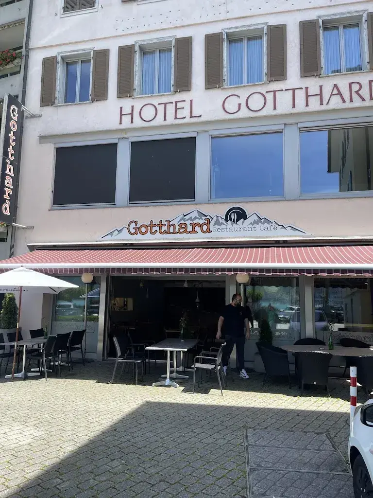 Julie Thompson_Gotthard_Flüelen_review