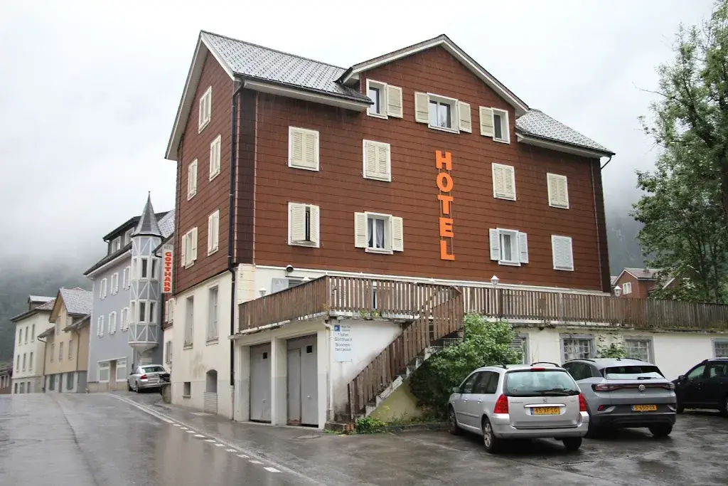 Bart N_Hotel Gotthard_Göschenen_review