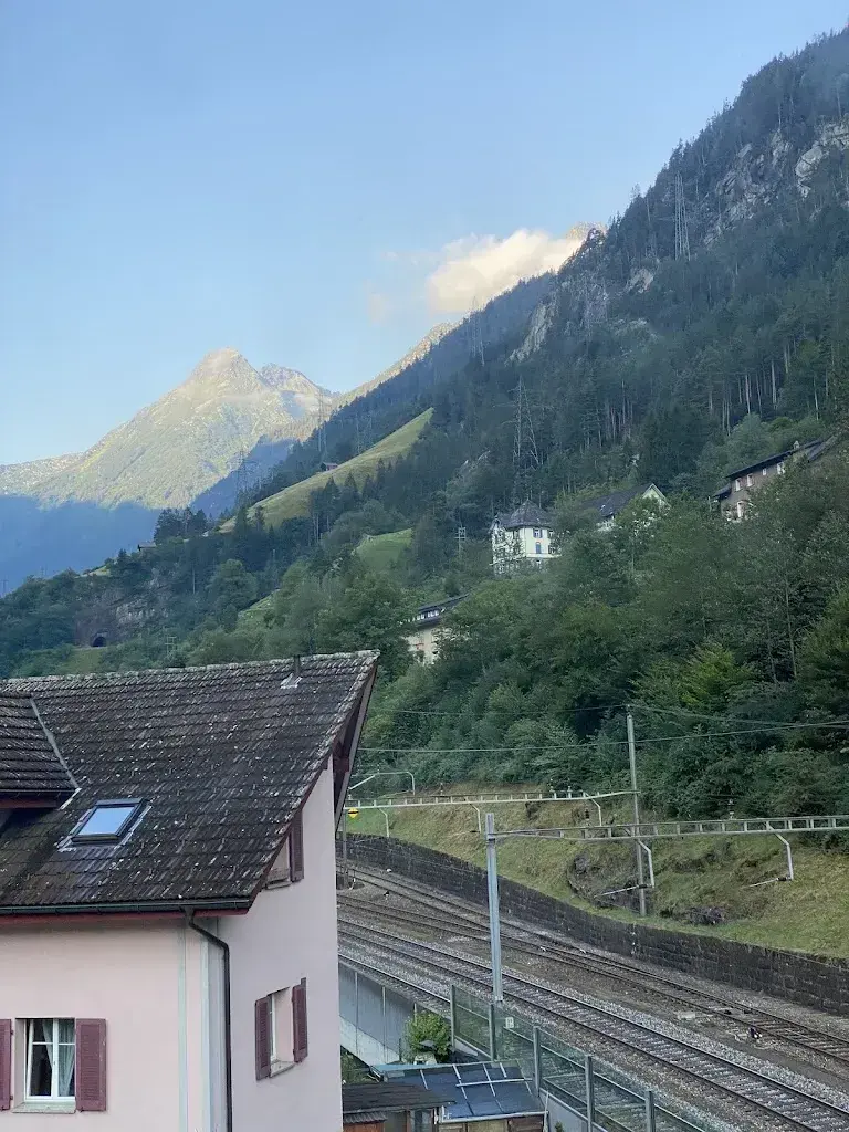 Nigel van Houten_Hotel Sternen_Gurtnellen_review