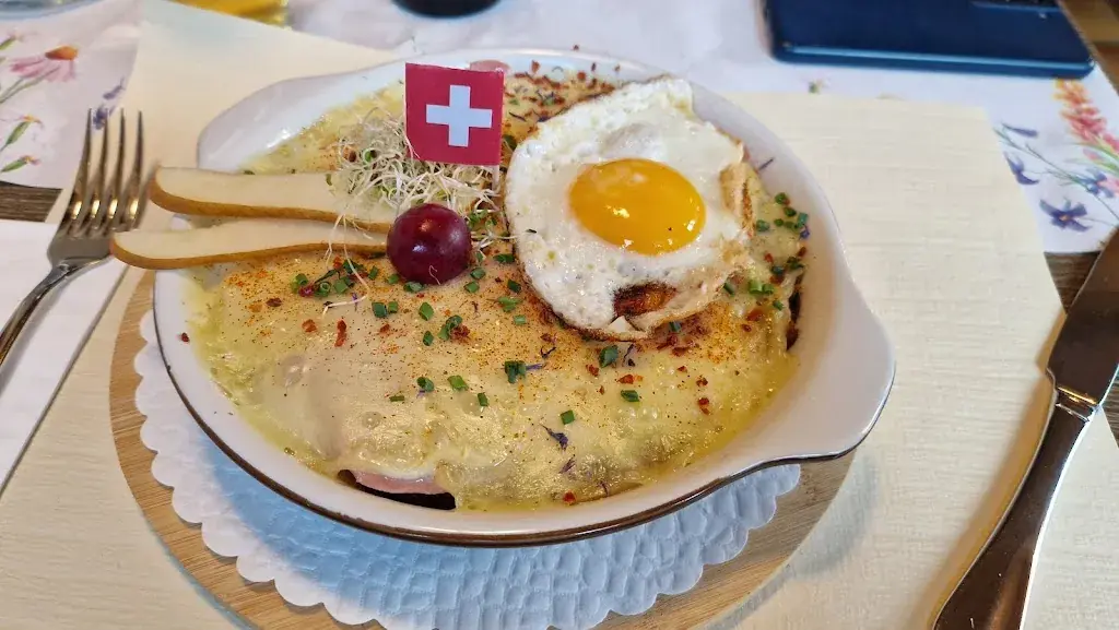 Gregor Zupan_Naturstubä - Zumdorf_Hospental_avis